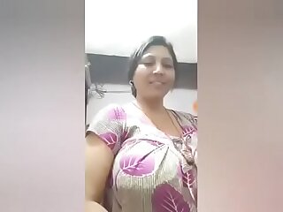 Desi Busty Aunty Live 61